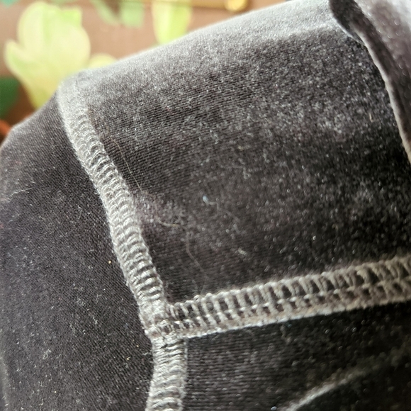 Velvet Turtleneck Pullover Size XS - Picture 9 of 12